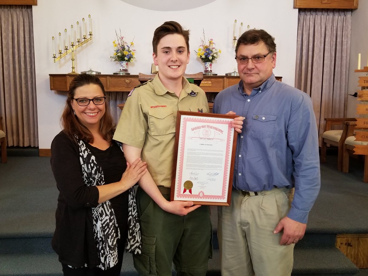 JohnMProos's tweet photo. Only 5% of Boy Scouts earn of the rank of #EagleScout, & today Chris Symonds of Dowagiac joined their ranks. Congratulations & job well done! #SWMIService https://t.co/0f0wW2Vhrg
