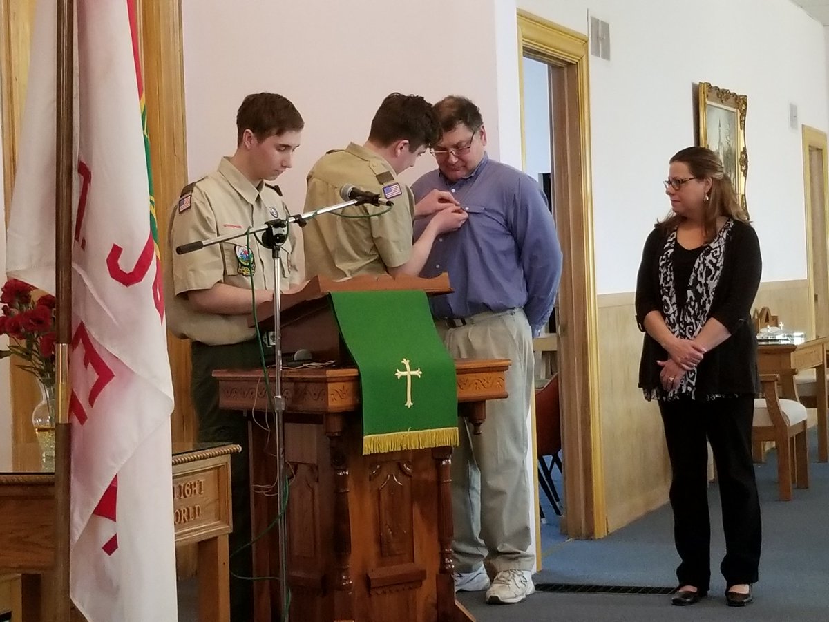 JohnMProos's tweet photo. Only 5% of Boy Scouts earn of the rank of #EagleScout, & today Chris Symonds of Dowagiac joined their ranks. Congratulations & job well done! #SWMIService https://t.co/0f0wW2Vhrg