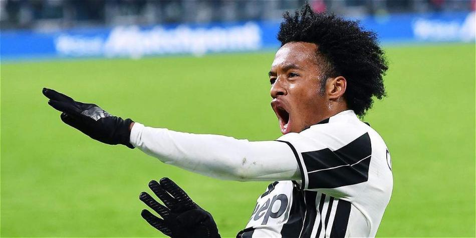 Futbolfpc's tweet photo. FINAL EN MILÁN 🇮🇹!

INTER: ⚽⚽ (Icardi, Barzagli e/c)
JUVE: ⚽⚽⚽ (Douglas Costa, Cuadrado, Higuaín)

Lo que fue el partido del año quedó en manos bianconeras. Lo ganaba el Ínter 2-1, Lo empató Cuadrado y lo ganó el Pipa Higuaín!
ENORME PARTIDAZO 😍! https://t.co/2jKK0M7w2M