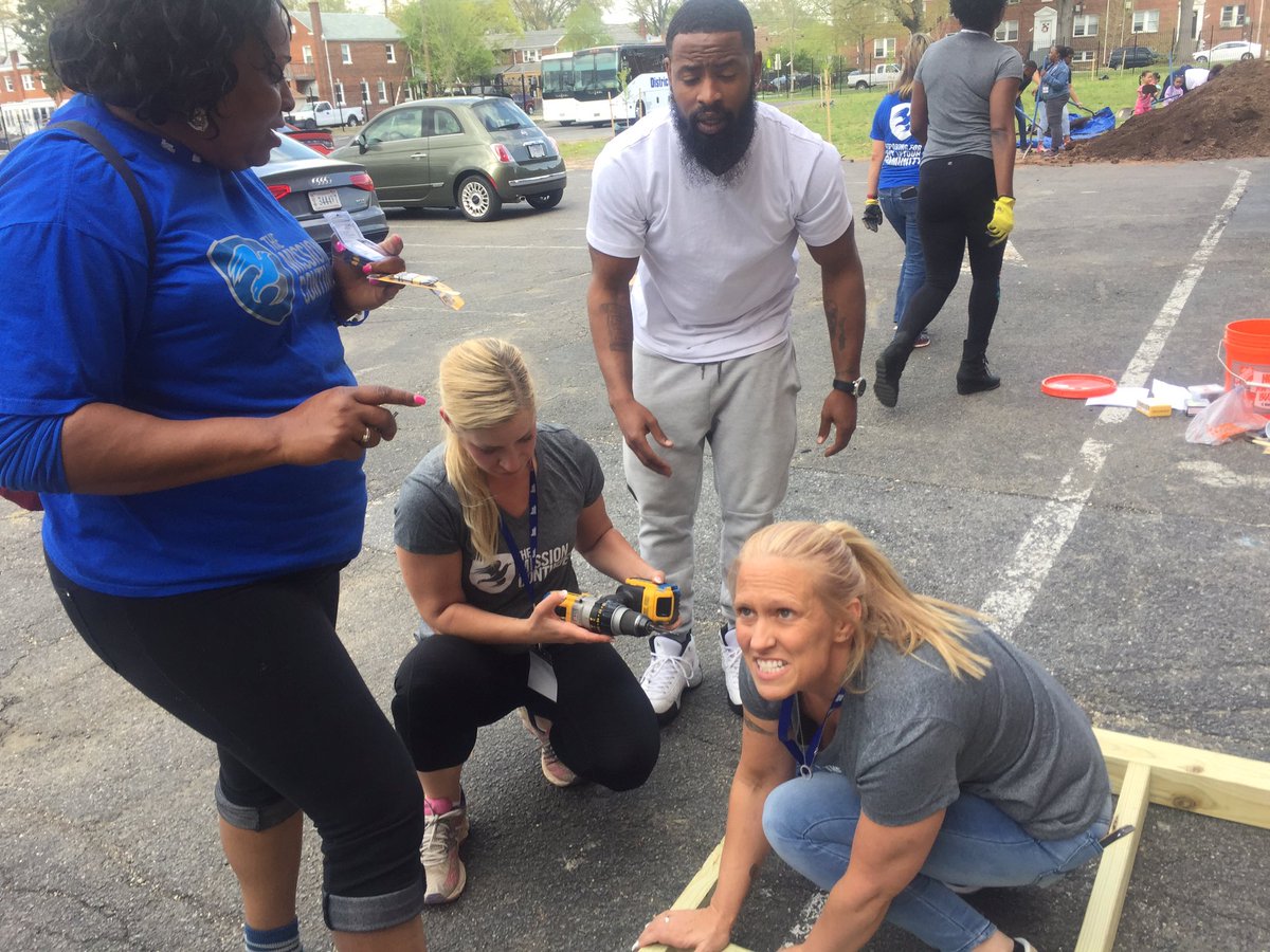ServeDC's tweet photo. We're  at @KramerMiddle with @missioncontinue #WVLS2018 service project #ReportingForDuty @MayorBowser #dcvalues https://t.co/L37J5CA4la