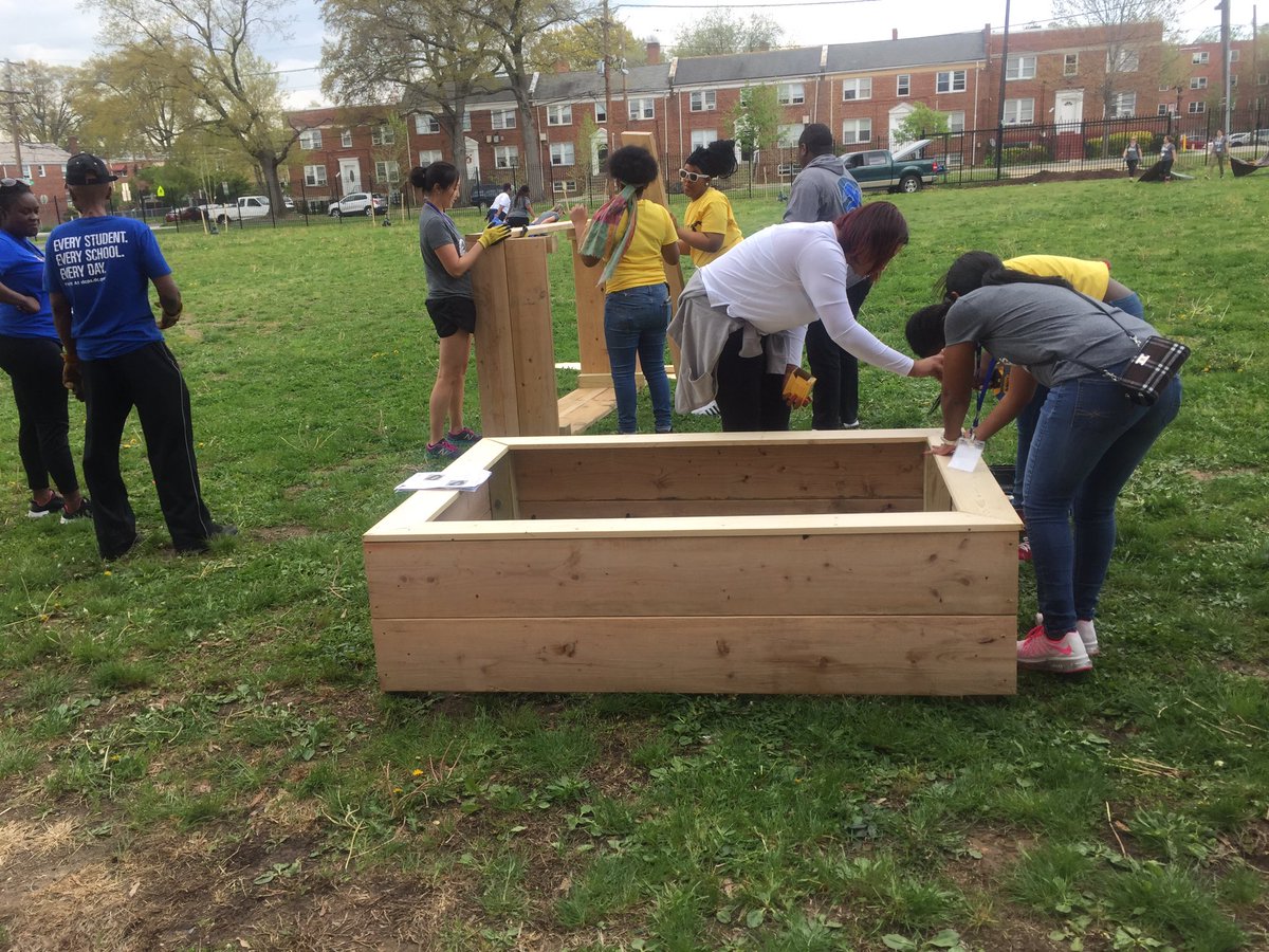 ServeDC's tweet photo. We're  at @KramerMiddle with @missioncontinue #WVLS2018 service project #ReportingForDuty @MayorBowser #dcvalues https://t.co/L37J5CA4la