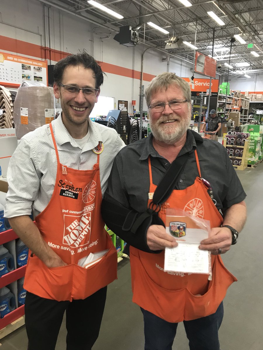 PabstBen's tweet photo. Outstanding work from the associates at 1531!! Performing outstanding Cust service. Thank you!!! @AndyDHRM https://t.co/WOQthGyxoj