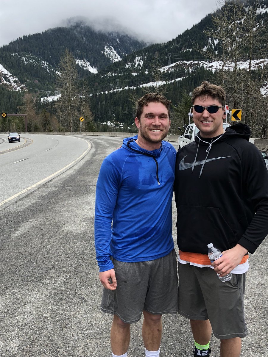 PSphideltatheta's tweet photo. Sorry for keeping you all waiting no service. We are right in the danger zone folks. Treadwell is a machine, halfway up the pass after a 21 mile ride, about 6 for Washam. We’re in the danger zone people. #IronHorse2k18 https://t.co/CItz0LWqCe