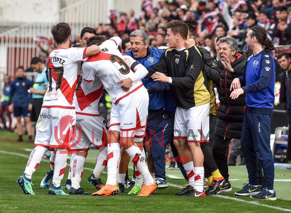 UnionRayo's tweet photo. “El camino es largo y duro, pero la recompensa puede ser preciosa”
‘Soñar despierto, Rayo Vallecano’ https://t.co/cZvfE2raiw