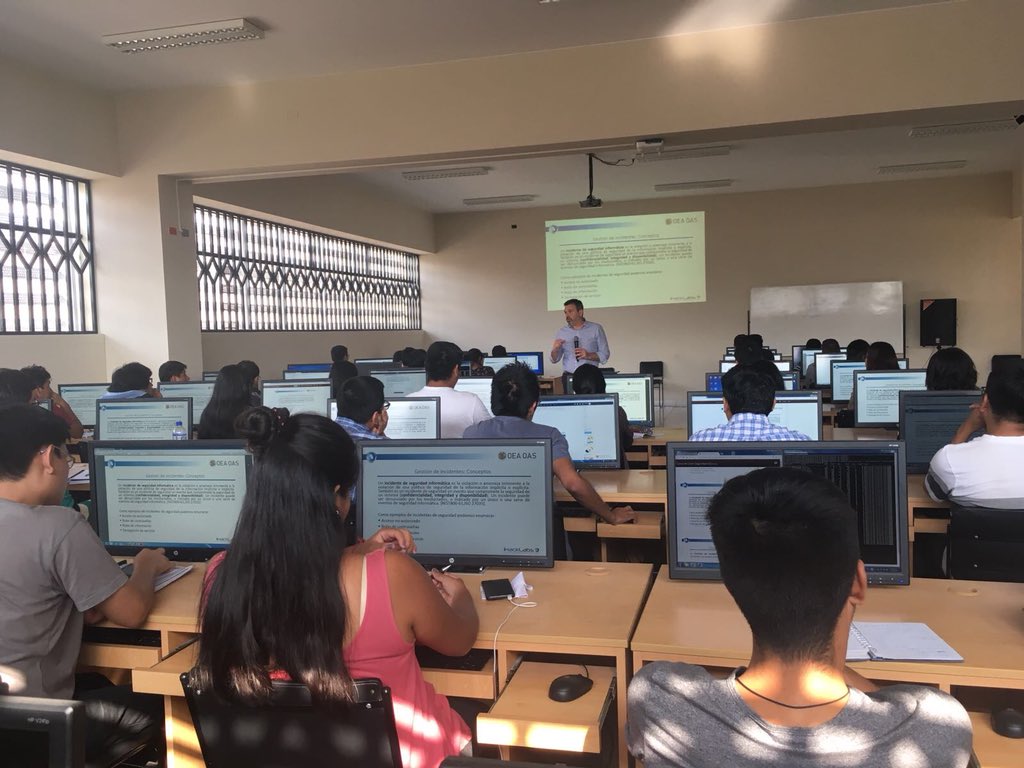 Hoy alumnos del programa #Pathways2Progress realizan una simulación de incidentes cibernéticos con Miguel Rego (@iHackLabs). Según un reciente estudio global de <a href="/PwC/">PwC</a>, el 54% de las empresas no tienen aun un proceso de respuesta ante estas amenazas <a href="/OEA_oficial/">OEA</a> <a href="/Citi/">Citi</a> Foundation