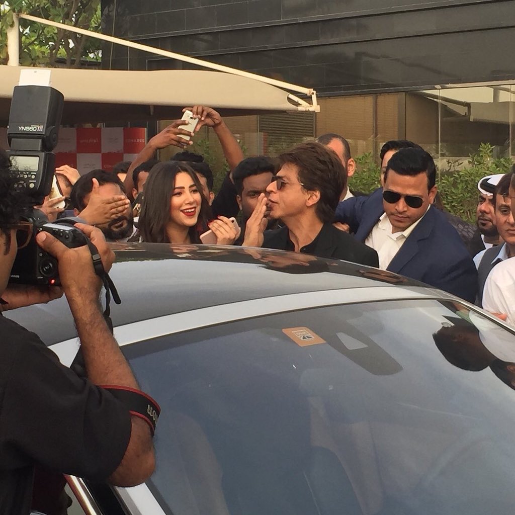 rshah2611's tweet photo. Snapshot: Shah Rukh Khan (@iamsrk) during Conares Dubai 12 pipe mill inaguration event in #Dubai 

via https://t.co/ABEZ1tXXIx
#SRKinDubai https://t.co/3Mh58KFaem