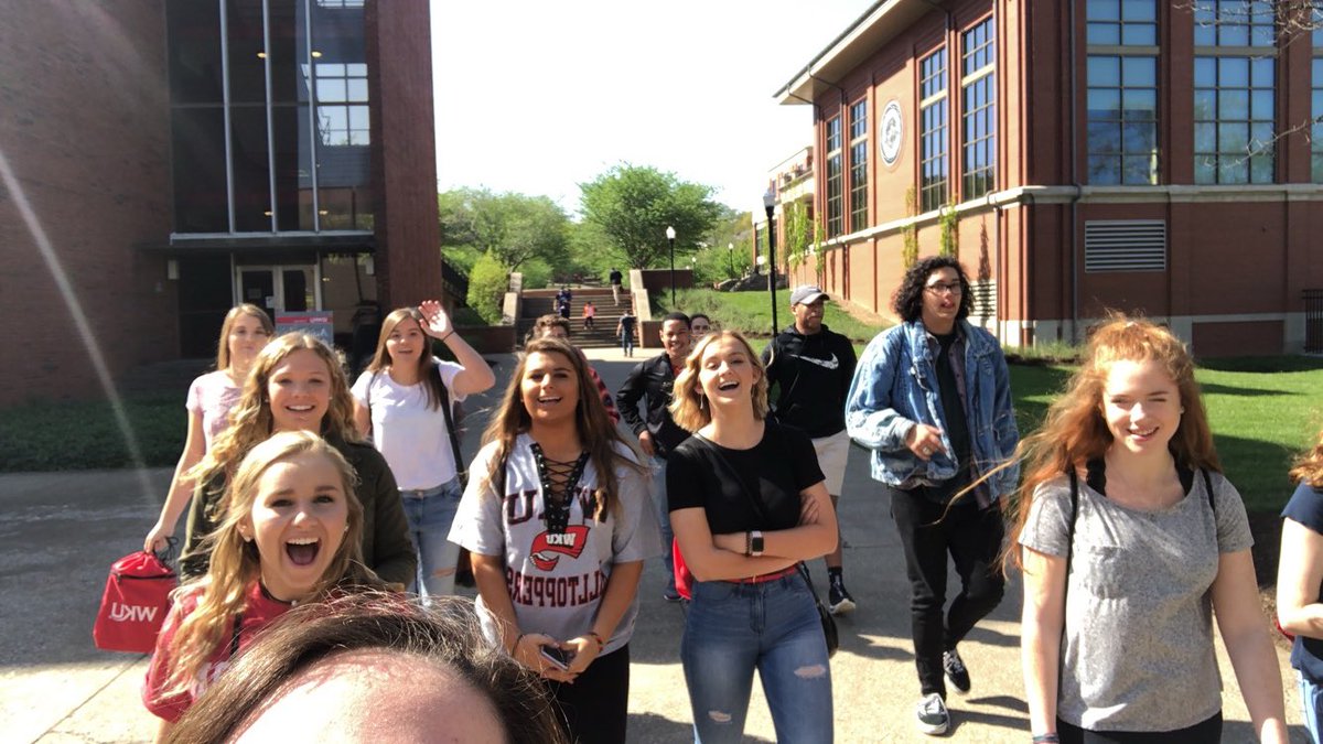 topguidekaly's tweet photo. This spunky group was so fun !! My first solo group could not have been any better. Welcome to the hill guys!! #WKU2022 #wkutop https://t.co/ofF4YLfCXB