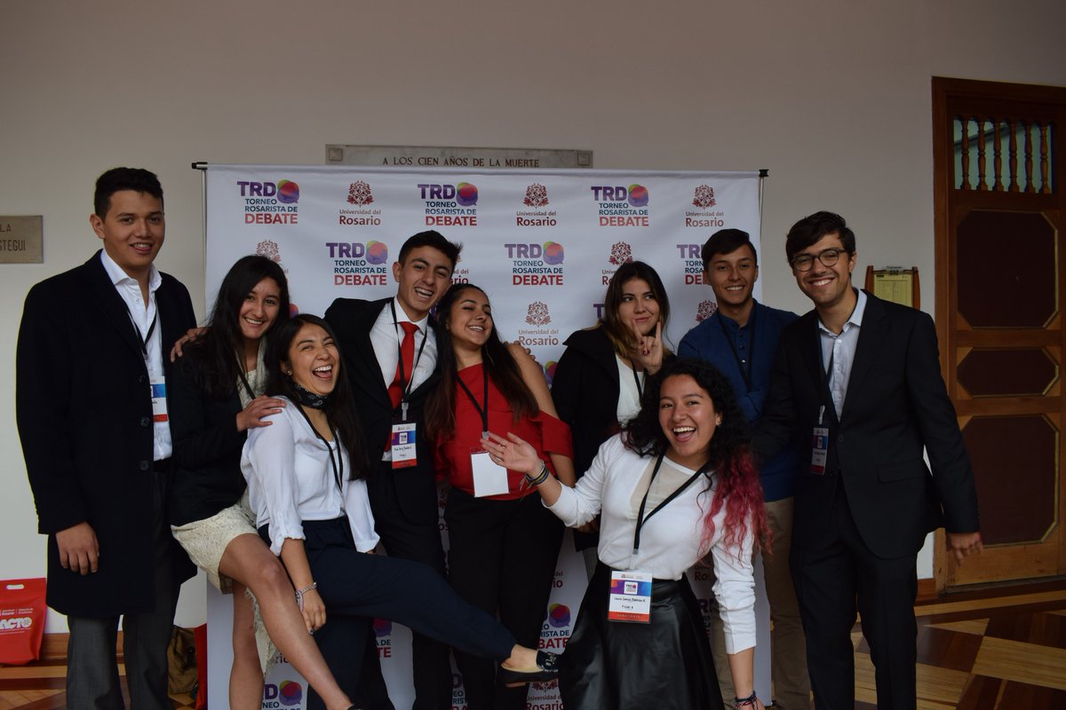UR_Debate's tweet photo. #DebateUR #TRDEs Felicidad
¡Hoy empezamos nuestro III TRD! Gracias a todos los que están haciendo parte del torneo de debate más grande de Colombia.
@jrestrp @URosario https://t.co/dsOIMXtxRJ