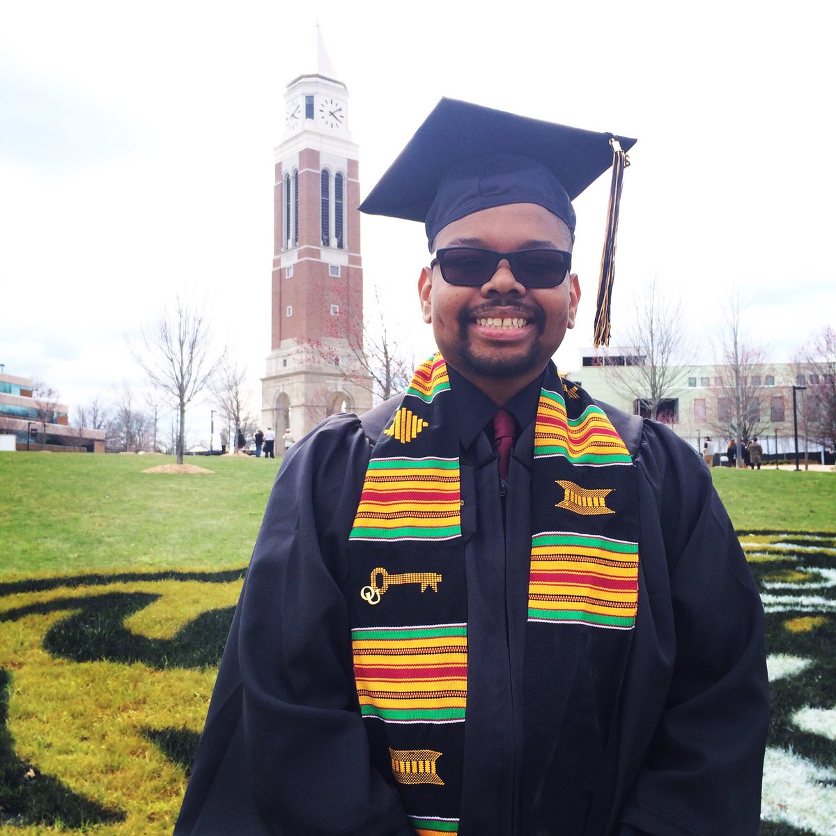 MindsetTweets's tweet image. My Bro definitely had that Determined Mindset to finish school 📚🔑😎💯 #OU #OaklandUniversity #Michigan #PureMichigan #Determined #Mindset #Determination #DM #Discipline #HardWork #DoWork #Goals #Success #Business #Businesslife #Businessman #Entrepreneur #EntrepreneurLife