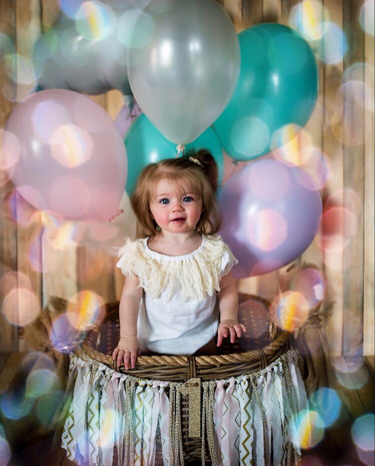 johnnygregson's tweet photo. Happy 1st birthday to the one and only Brielee. You’re a little basket of instant joy! #niece #BrieMakesThree #UncFunk #1stBirthday https://t.co/eTxob1XwNG