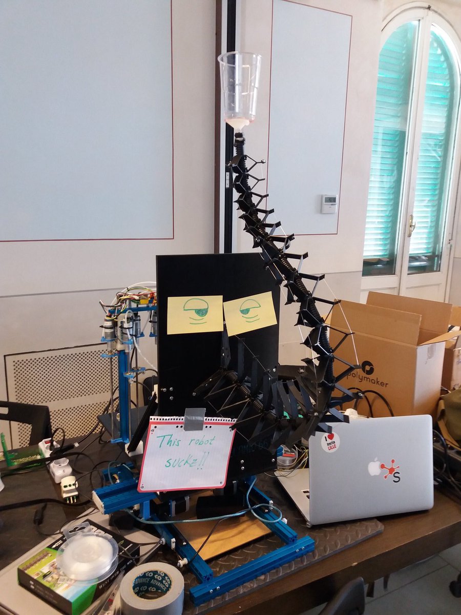 Inria_Lille's tweet photo. Grand bravo à nos scientifiques @Defrost_Lille dont le robot Echelon3 remporte la deuxième place à la conférence internationale IEEE-RAS #robosoft2018 en #softrobotics ! https://t.co/3IPUQ8EE8V