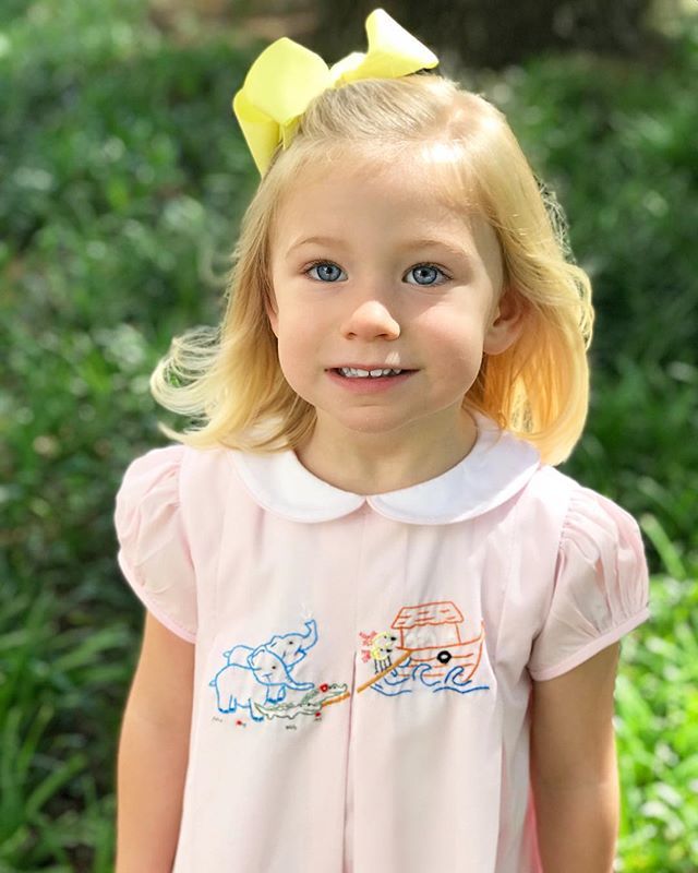 MHuebs's tweet photo. This girl lives for the weekends especially when they involve multiple birthday parties, cake and park time. ๐๐ปโ๏ธ๐ #livingthelife #ellisonelizabeth #happyweekend 4.28.18 https://t.co/QKGHH0VT9a https://t.co/6GBbUsoRMo