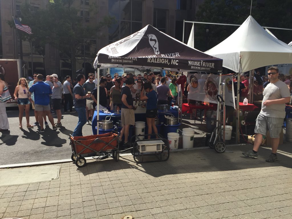 mrmorgansteele's tweet photo. Holy BIG ASS LINE  Batman, @NRBrewingCo is killing it @Brewgaloo https://t.co/nuWImlCpKk