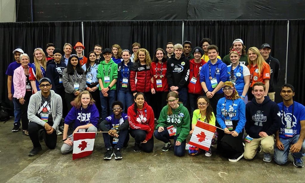 Canadian First Robotics teams competing at World Championships in Detroit meeting with Her Excellency, The Honorable Julie Payette. Alpha Dogs at the far right. #ProudToBeAHusky <a href="/HumberviewSS/">Humberview S.S.</a>