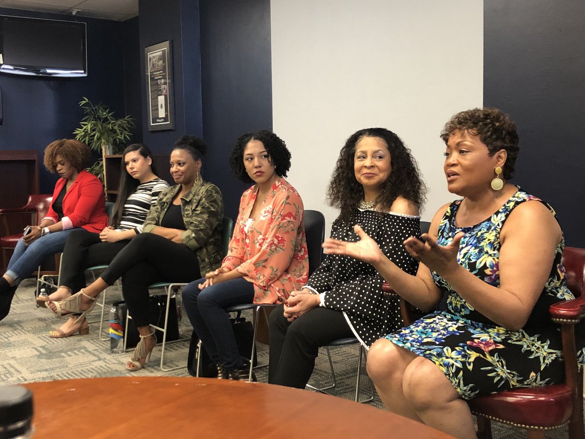 HRBMP_org's tweet photo. Thanks to all of the members, panelists, and participants who came out to our inaugural Media Bootcamp! What a success!!🙌🏾👏🏽👏🏽 @nabjofficial #HRBMP #Media #TV #Print #Radio #SocialMedia #NaturalHair https://t.co/aIHdtTULNg