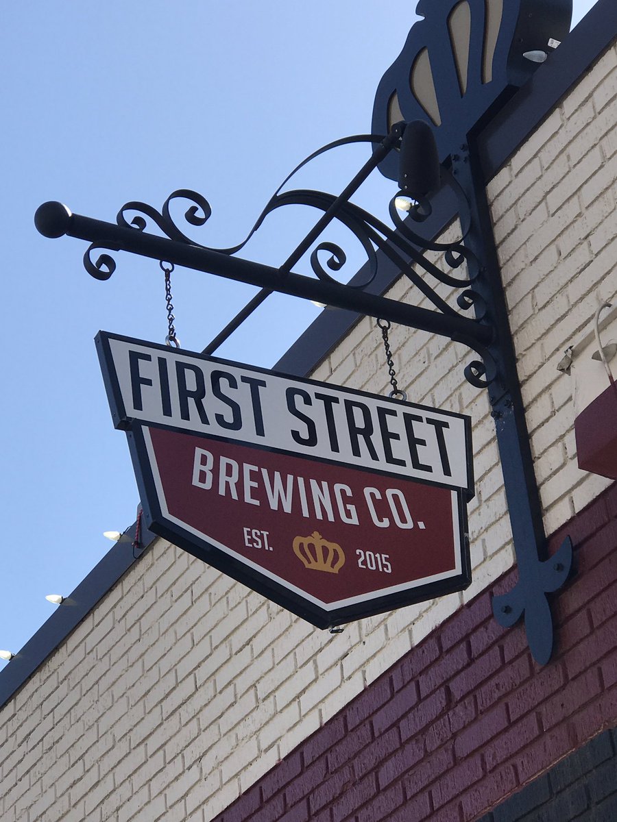 UpstreamBrewing's tweet photo. Doin the Brew in Hastings at Downtown "Do the Brew" Thanks to the Hastings Community Arts Council and @FirstStreetBrew #DOTHEBREW #DTB2018 https://t.co/f61yqcG0ag