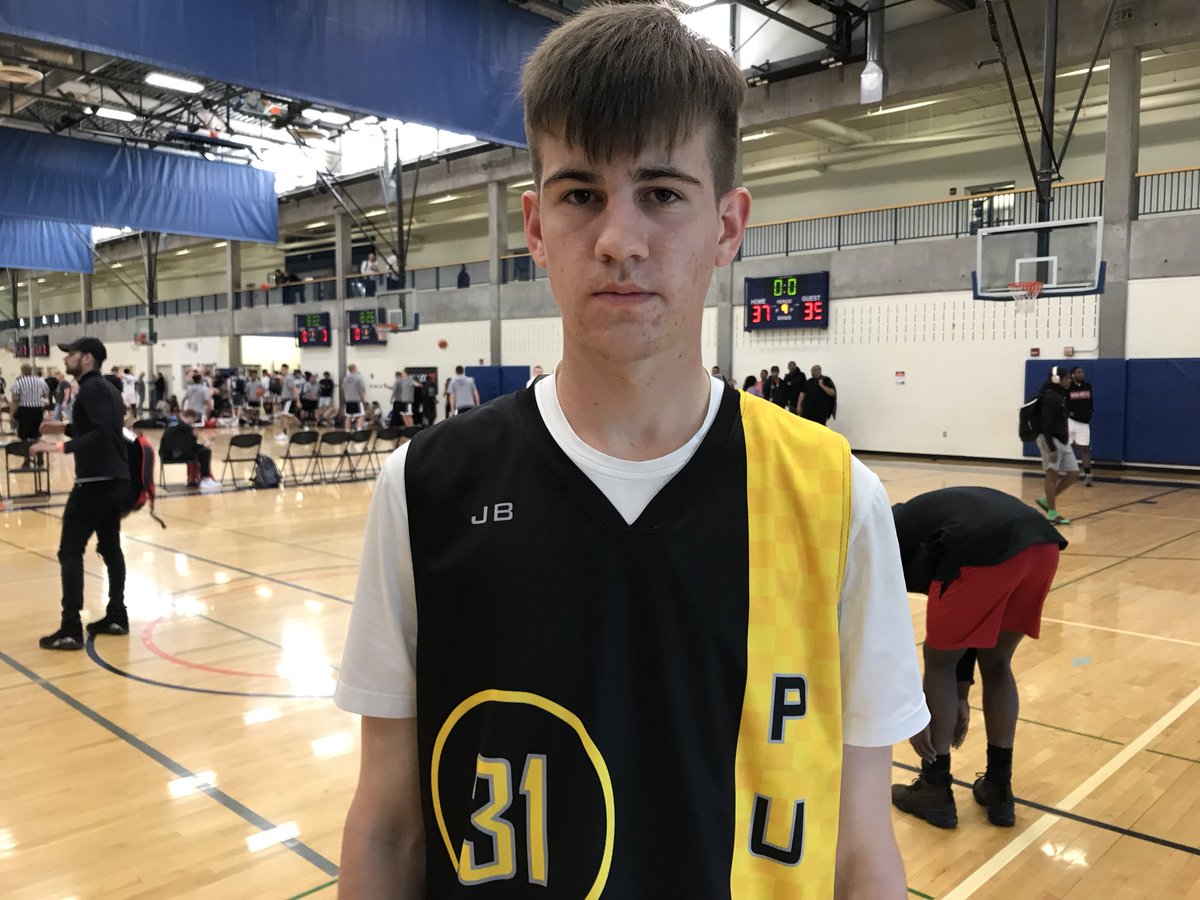 TjRushing's tweet photo. Pump N Run Gold advances to @PHProvingGround 17U Gold quarterfinals after a 37-35 W over Minnesota Select-Brown. Logan Rashid (left) and Gavin Kies make up a formidable backcourt for Pump https://t.co/GKiXs8uXEn