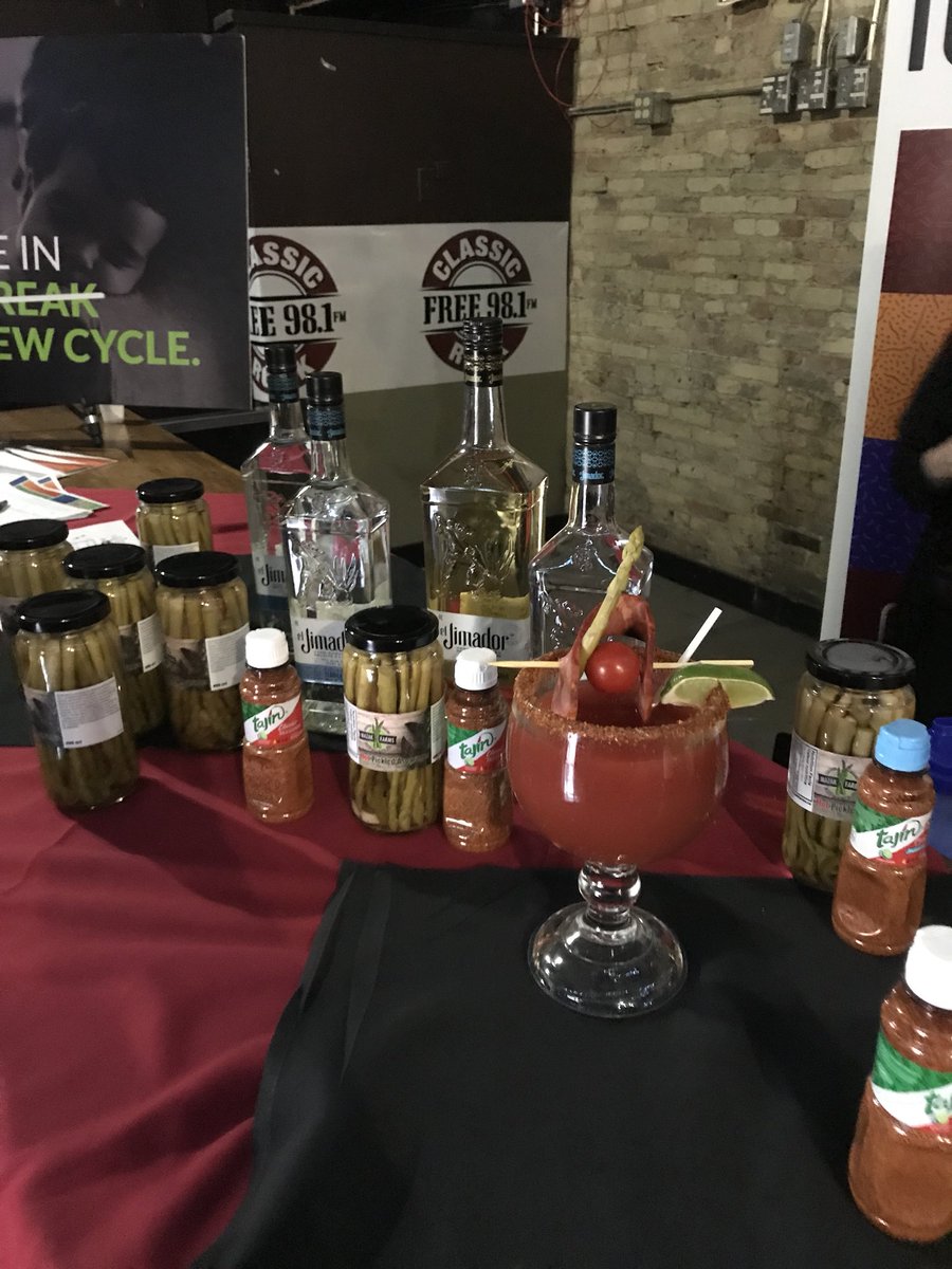 Great time at <a href="/GCCaesarfest/">Great Canadian Caesarfest</a> in #London with money going to a good cause <a href="/YouthOpps/">Youth Opportunities</a> #drcaesar Loved the <a href="/WalkersOneshot/">Walkers OneShot</a> #3 and 4 and <a href="/MissMarysMix/">Miss Mary's Mix</a> #junction56 - lots of @theextremebean