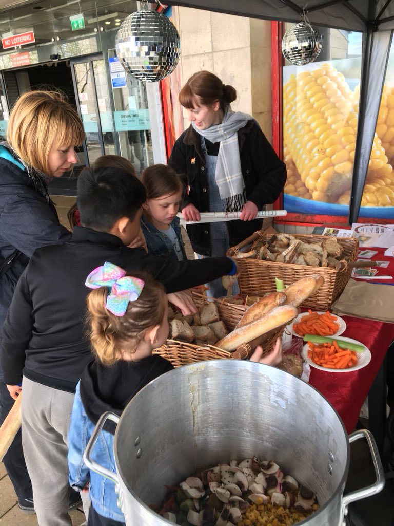 SFYNScot's tweet photo. A fantastic turnout in #edinburgh today for @tastingchangewh #discosoup with @preptablescot β€οΈ a huge congratulations to everyone involved in the event #feedingbelliesnotbins #WDSD2018 https://t.co/VIhM9tYW5V