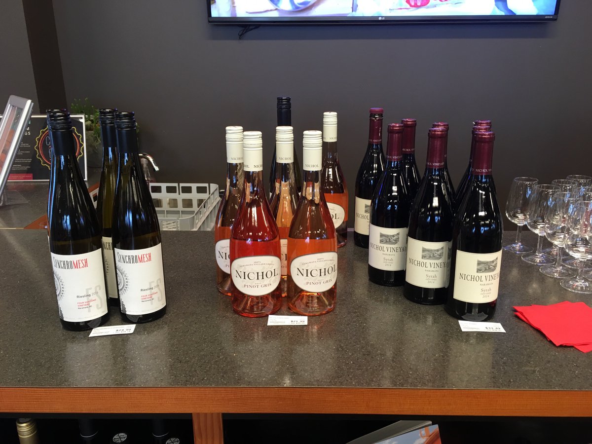 vineyardtoglass's tweet photo. I’m at @CascadiaLIQ Eagle Creek pouring sustainable wines from @nicholvineyard and @SynchromeshWine until 7 today!
.
.
.
#yyjwine #winetasting #bcwine #sustainable https://t.co/NYfgZcGDlP