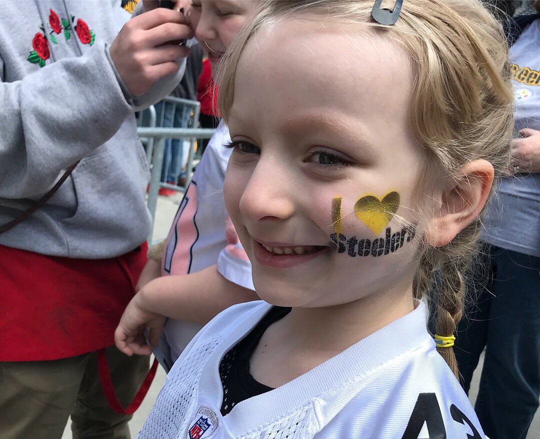 SteelersUnite's tweet photo. Thanks to everyone who came out to #FanBlitz today at Heinz Field! It was AWESOME to have #SteelersNation back at home. #HereWeGo #SteelersDraft https://t.co/5d4EvK0oAN