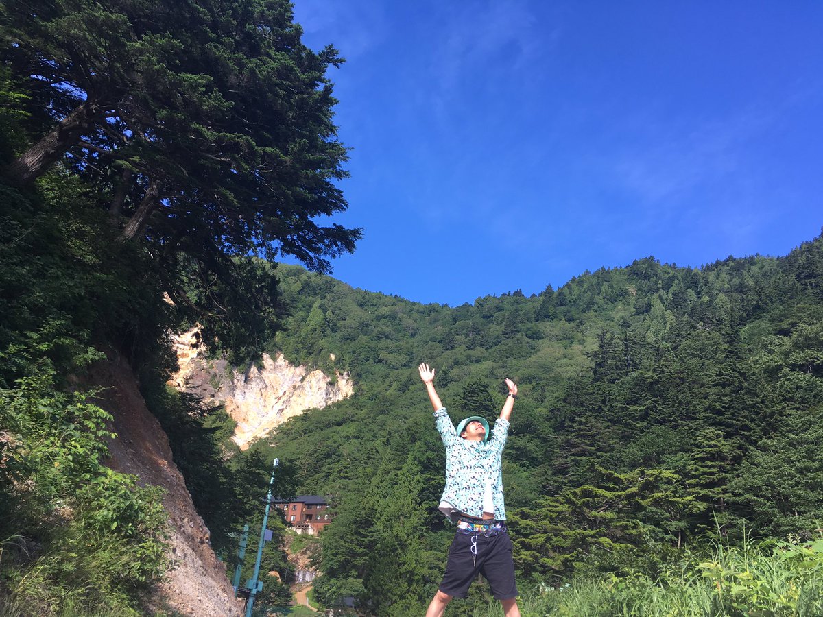 yuta_show_wa's tweet photo. Vega4さんの「Life is beautiful」を聴きながら、コーヒーを飲んで迎える朝☕️
素敵な音楽が心を落ち着かせてくれます💡

Life is beautiful,but it's complicated.
人生って最高だね、けどややこしい。

色んな和訳を見たけど、この訳が1番好き🤤
人生って最高だね！

#今日のテーマソング
#Vega4 https://t.co/LjqKVH0Q2q