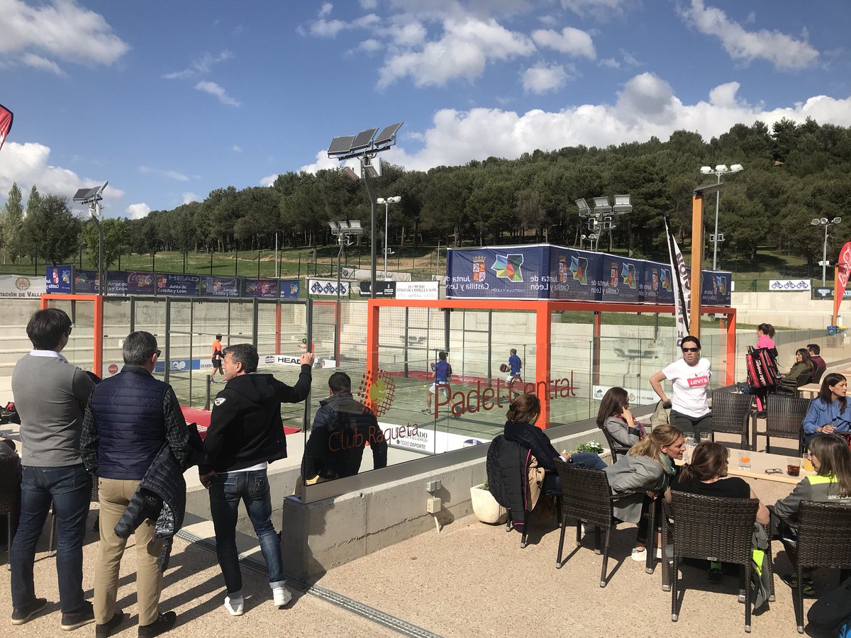 Las finales de Primera de #FinalFourLAP-2018 están servidas en <a href="/CRaqueta/">ClubRaqueta</a> <a href="/lapsportpremium/">LAP SPORT PREMIUM</a>     Padel Arena-Ponferrada en categoría masculina y Real Sociedad Hípica-Padeld10z en féminas , finales para el domingo