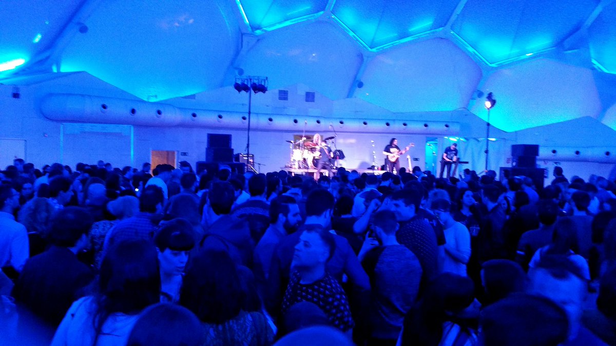 YolandaRodVal's tweet photo. Por segundo año fieles a las cervezas artesanas vallisoletanas @vallacerveza. Buenos conciertos de #Cañoneros, #rockandrollcircus y #dekanteo.
Rica la #cerveza #BlackInverna de #BarbasBeerProject y otras de @secretodelabad, @cerveceracasasola, y @CervezaMilana. https://t.co/aQXJCFOd3W
