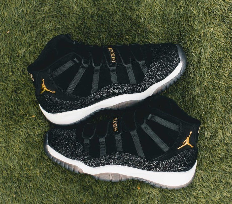 Sneakslike's tweet photo. Score the Air Jordan 11 Retro "Heiress" for $176 (Retail $220) 
Get your pairs ☞ https://t.co/7eEAABfcfo https://t.co/ms1dAlPaw4