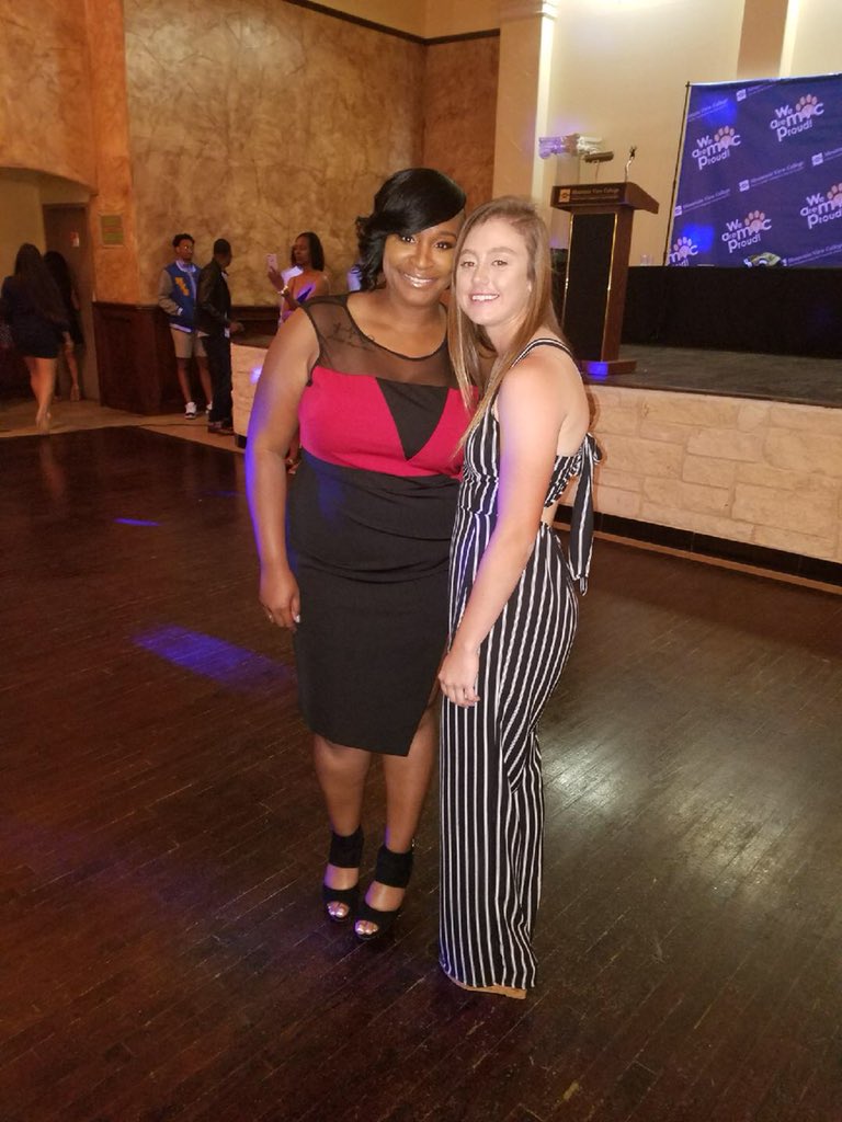 kennahraye4's tweet photo. I’ve been extremely blessed with teammates who have grown to be my sisters and coaches who have become my biggest supporters. I wouldn’t have wanted to spend my freshman year of college with any other people💙
#Diditfortheculture https://t.co/Swr1ug7kGj