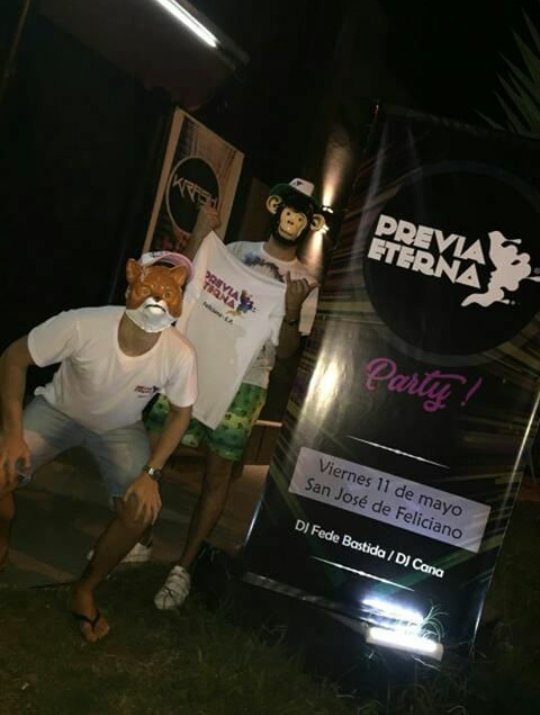 krashdisco1's tweet photo. ☡Te pensaste perder la noche de hoy?☡
#PartyAnimal 🐯🦁
#ChicasFree💯💯
Regalos de los amigos de @PreviaEterna 🎁🎁
#DjSebaDuarte 🎧🎧
#Animacion de @AlexisRN13 🎙🎙
Y mucha pero mucha fiesta!! 💃🎊💃🎊 https://t.co/JethHWIkQE