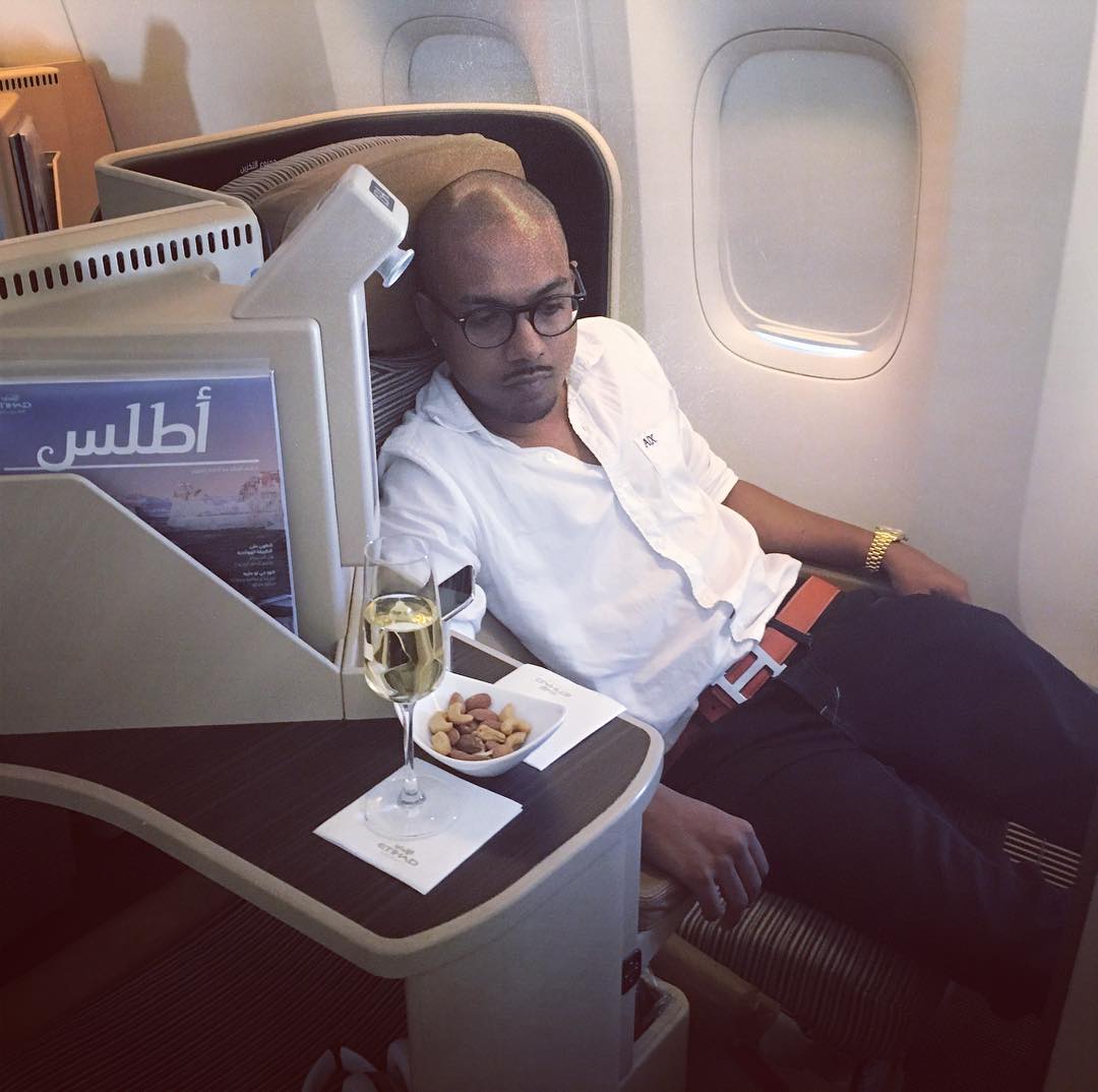 SUPERFLY!
Paris CDG 🇫🇷 bound via AUH. Excellent J Class product from @EtihadAirways
instagram.com/lucadayz/
#Etihad #Boeing777300ER #ONIFC #LuxoAir #BentleyGang #BGOD #Paris #Selfmade #Mastermind