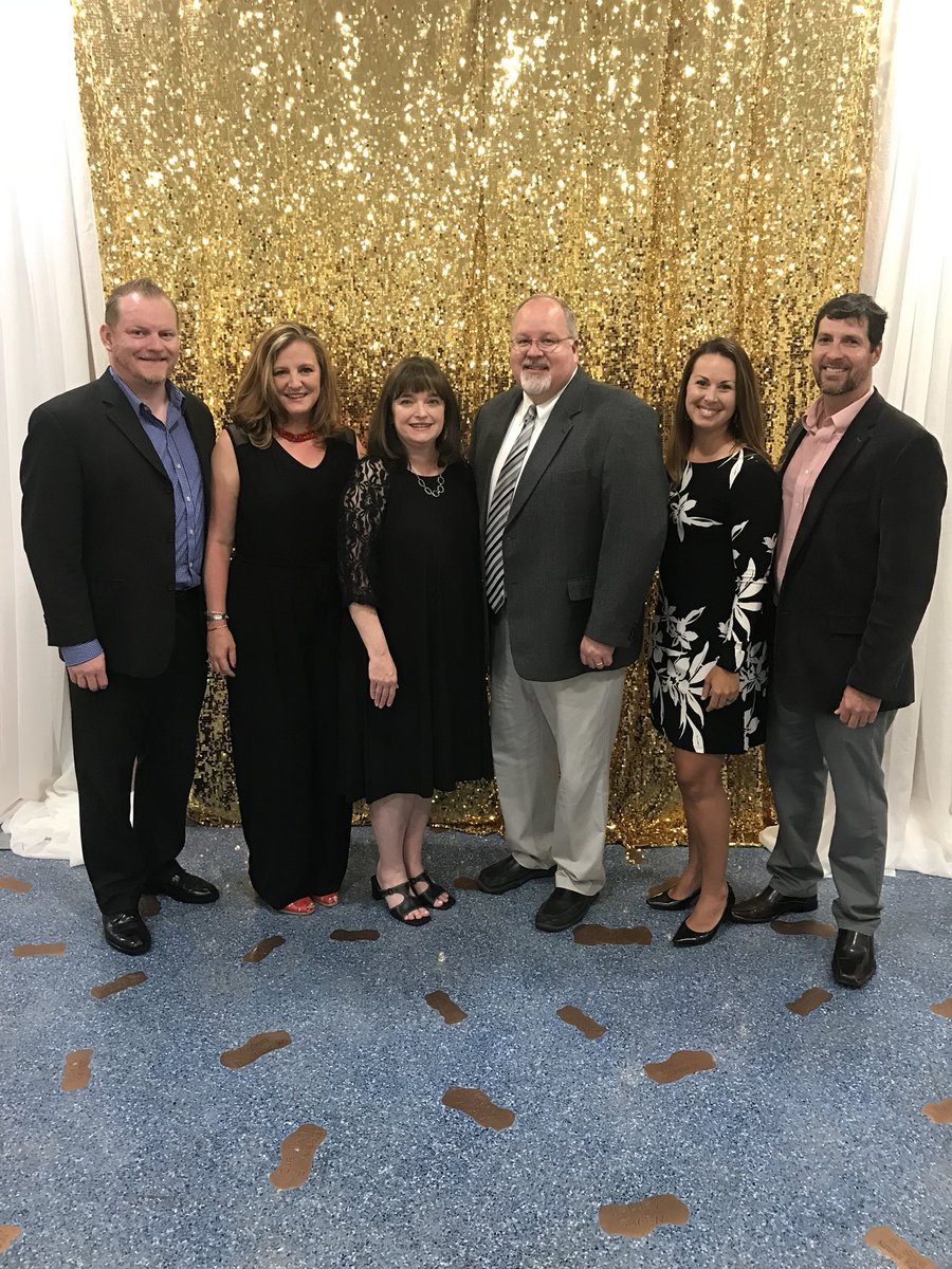 AutumnOBryanCCS's tweet photo. My assistant principals all had their own kids attending prom this year. Thankful for a great team #missingz #aroaringgoodtime https://t.co/DFu26Sj12z