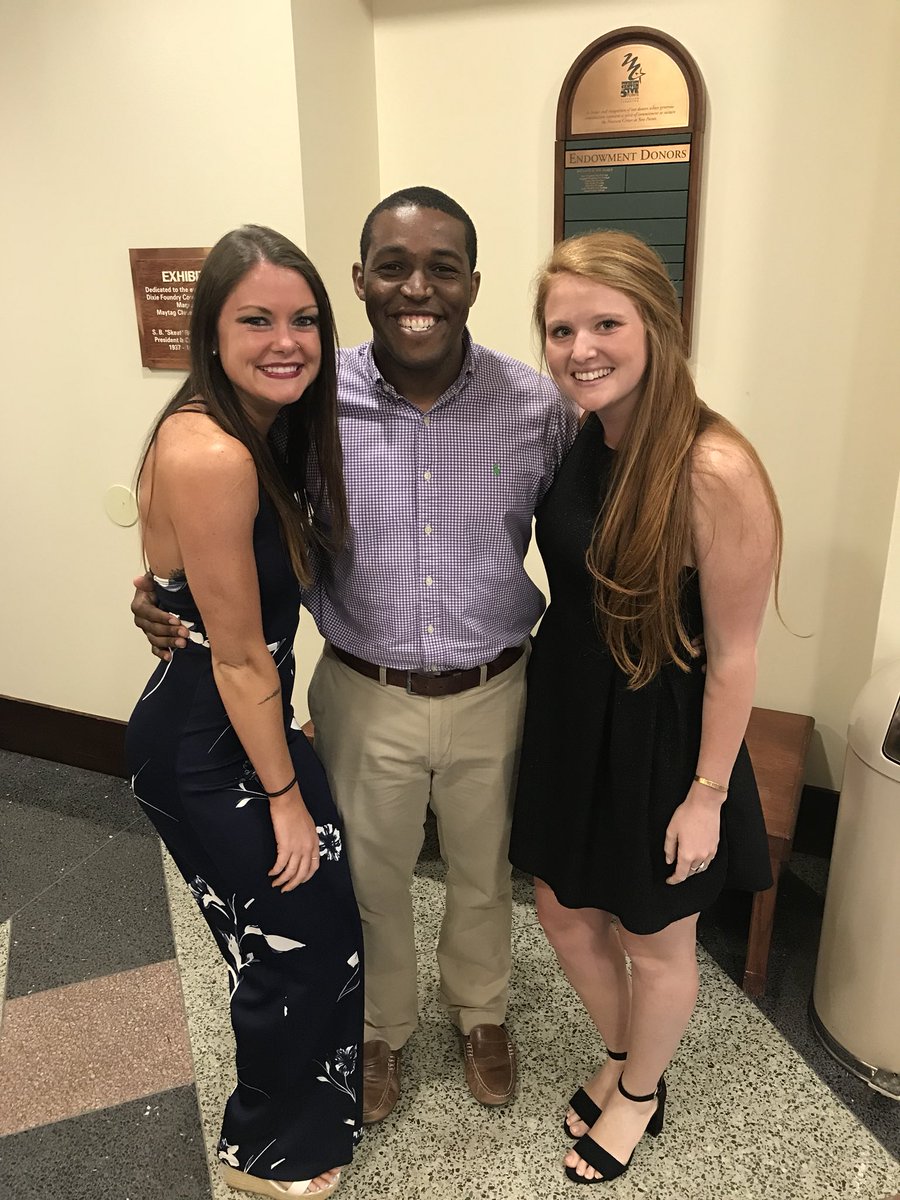 AutumnOBryanCCS's tweet photo. Class of 2012 representing #teacheralum #aroaringgoodtime https://t.co/84URTdfI6t