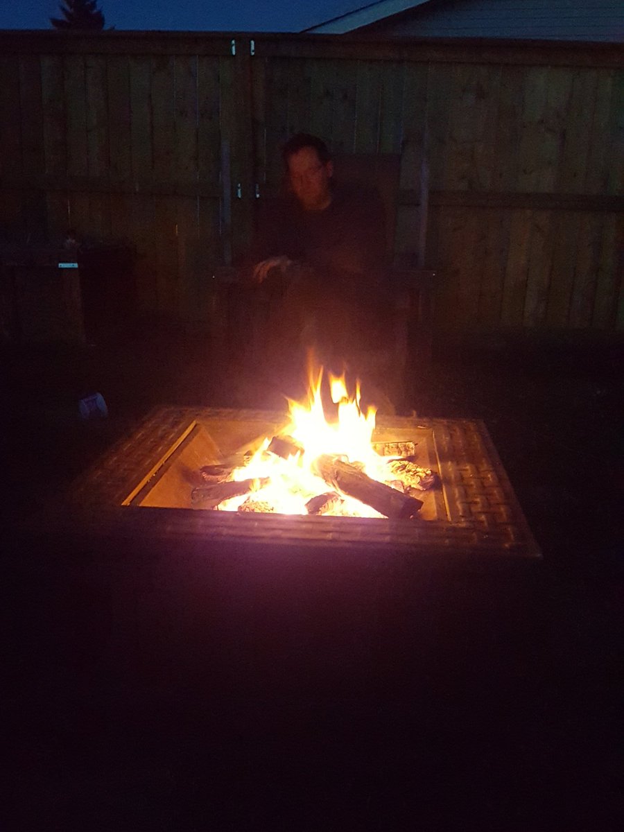 merlemassie's tweet photo. A restful evening. #muchneeded #Saskatchewan #preseeding #plant18 #eveningbirdsong https://t.co/7iR7fbd04w