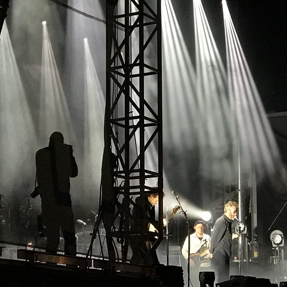 Photographing the photographer, @grahammacindoe <a href="/Ntlhomecoming/">The National Homecoming</a> #NTLHC w/ <a href="/phoenixrallygal/">Allison 💫</a>