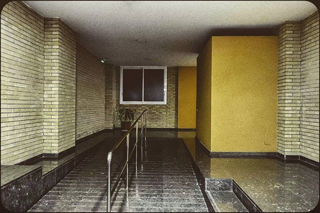 RaveJudgeRun's tweet photo. Doorway #14 #doorways #nightshift #nightout #homeatlast #whenthenightcomes #barcelona https://t.co/BIEBPJR8t1 https://t.co/IGPTa3MV2V