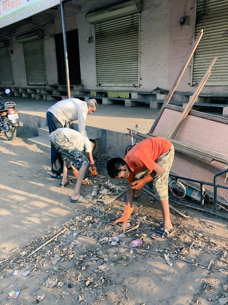 sudarshan_bjp's tweet photo. #स्वच्छ_भारत_अभियान
#Week_47
#मेरा_देश_बदल_रहा_है
#मेरा_गाव_भी_बदल_रहा_है
#SwachhBharatMission
#Pune_Bjym_Team
#EarthDay18
@narendramodi_in @Devendra_maha @UNEnvironment
@PMO_India @BJYM @charupragya @transform_ind @temsutulaimsong
@bjymmaha https://t.co/WP8K9z91BQ