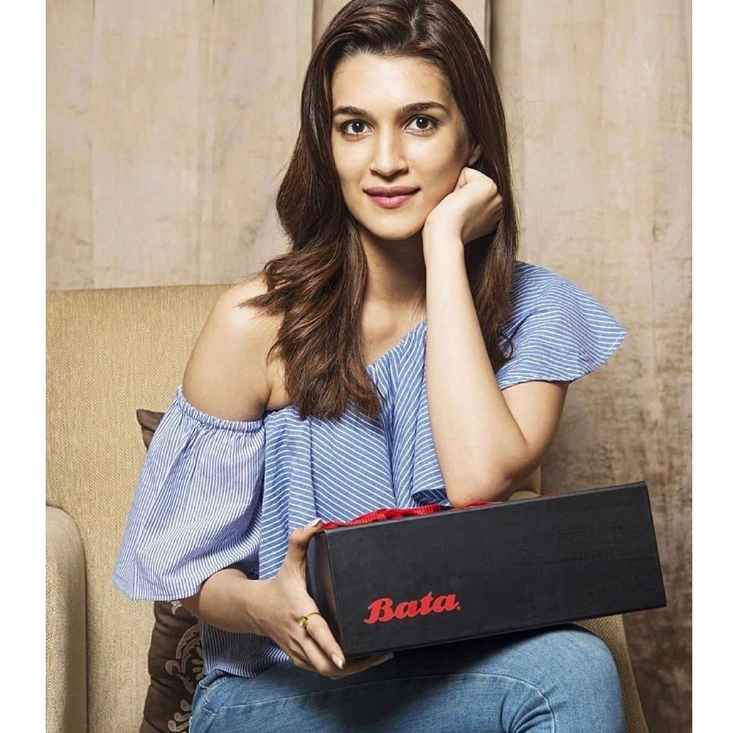 Cashkarocom's tweet photo. Feel comfortable throughout the day on comfortable wears!๐ข Shop at #Bata & get flat Rs 150 code + Rs 180 CashKaro #Cashback (Orders over Rs 250) https://t.co/sii6vLuq43 #BataOffers๐ https://t.co/qpLxX3Su0n
