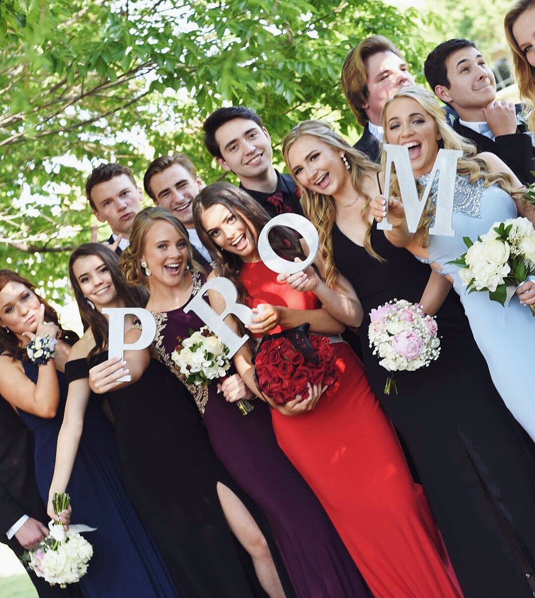 SpoonKelsey's tweet photo. Prom with the best💕 https://t.co/7x553JKlJ0