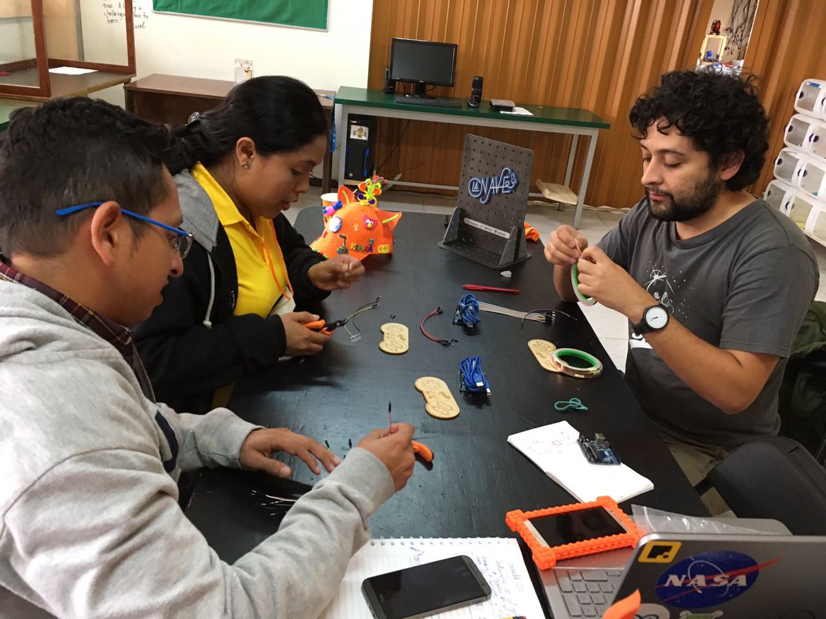 La Nave Makerspace tweet media