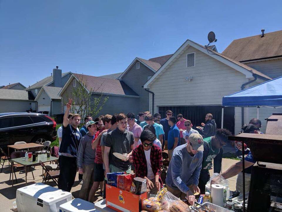 AlphaDeltaGamma's tweet photo. A little alumni BBQ on a Saturday afternoon!! https://t.co/NmRuCWCMOX