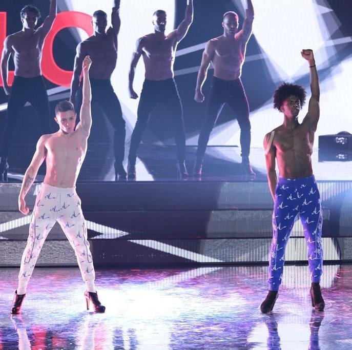 bryanramirez_of's tweet photo. Bryan è stato protagonista della Prova Vodafone della quarta puntata del Serale.
Correte su https://t.co/xPXBfWhdjR per assegnargli lo #ShakeRemix! #Amici17 #BryanRamirez #SquadraBLU #ShakePlay https://t.co/AVSO3idrcY
