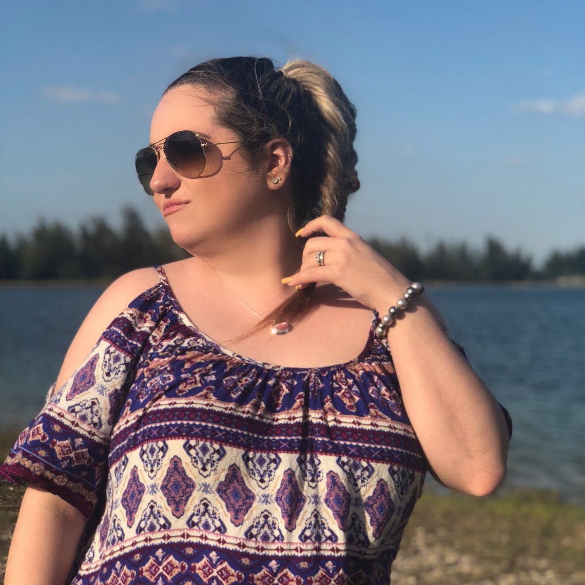 lauracristinax's tweet photo. #summervibes 🌞🌴
📷: @_jambeauty
#summermakeup #summer #mua #makeup #makeuptalk #makeupinspo #makeupartist #makeupinsta #photoshoot #beautygram #makeuptwitter https://t.co/SFYCOeH2X2