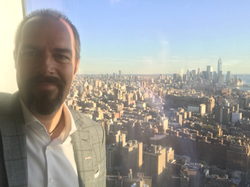 JurgenRoth's tweet photo. Zukunftsreise Artificial Intelligence in Healthcare #MIT Cambridge  #SAP Next Gen Hudson Yards New York 🇦🇹🇺🇸👍 https://t.co/HQhFnLzZjG