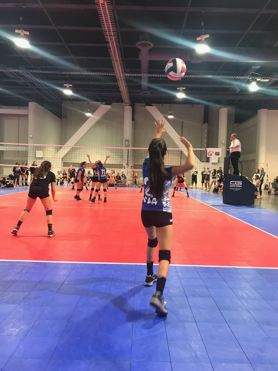 bigJerry_2's tweet photo. Here in Vegas for Alyssa's volleyball tournament.  Go Alyssa!! https://t.co/dQSG4QNzwM