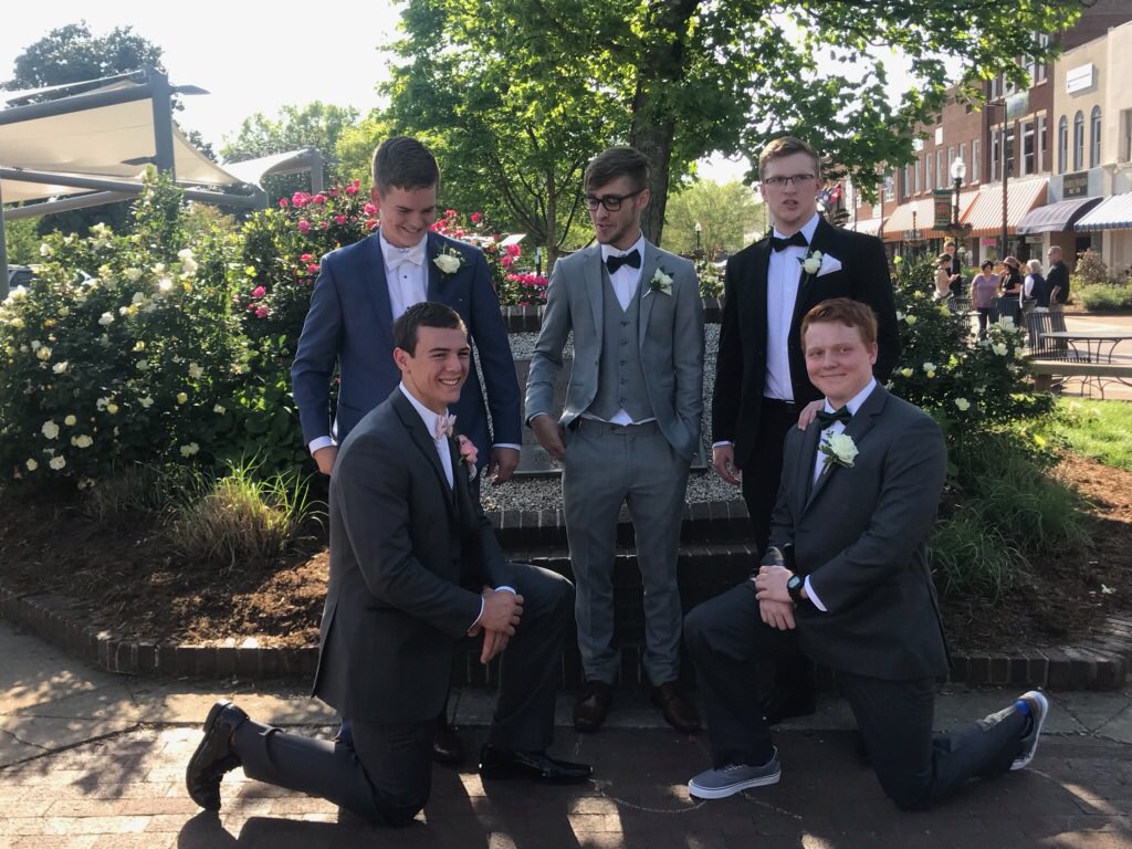 FoardTigersFB's tweet photo. These guys clean up nicely! #Prom2018 https://t.co/PlY33iFUmW