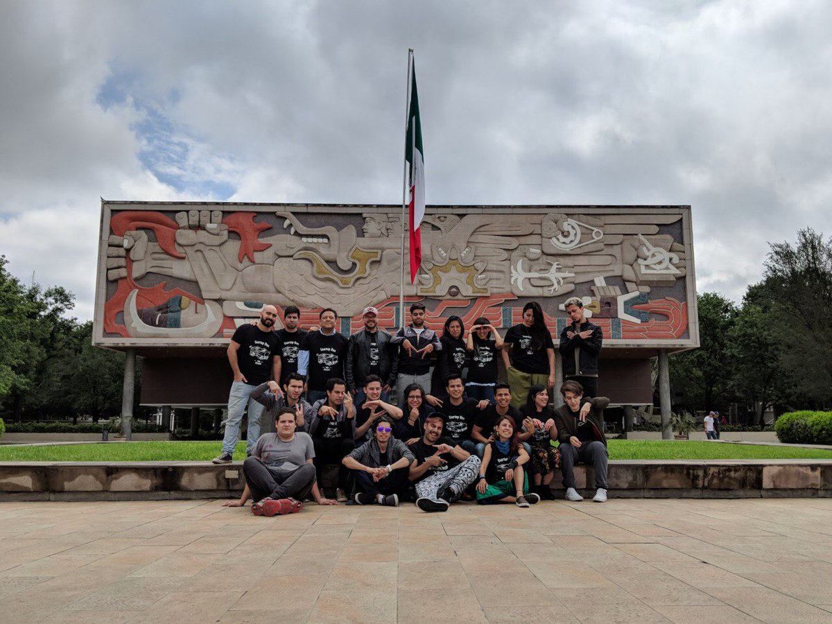StartupBusMX's tweet photo. Estamos ready #mexabus #team #startupbus2018 @TecdeMonterrey https://t.co/KZ2jFUaU9U