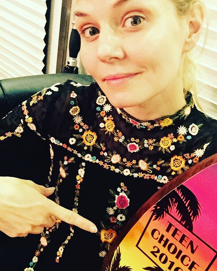 's tweet image. When Jen still remembers the surfboards you and yours friends sent to Jen and Colin a few years ago. My heart!!!