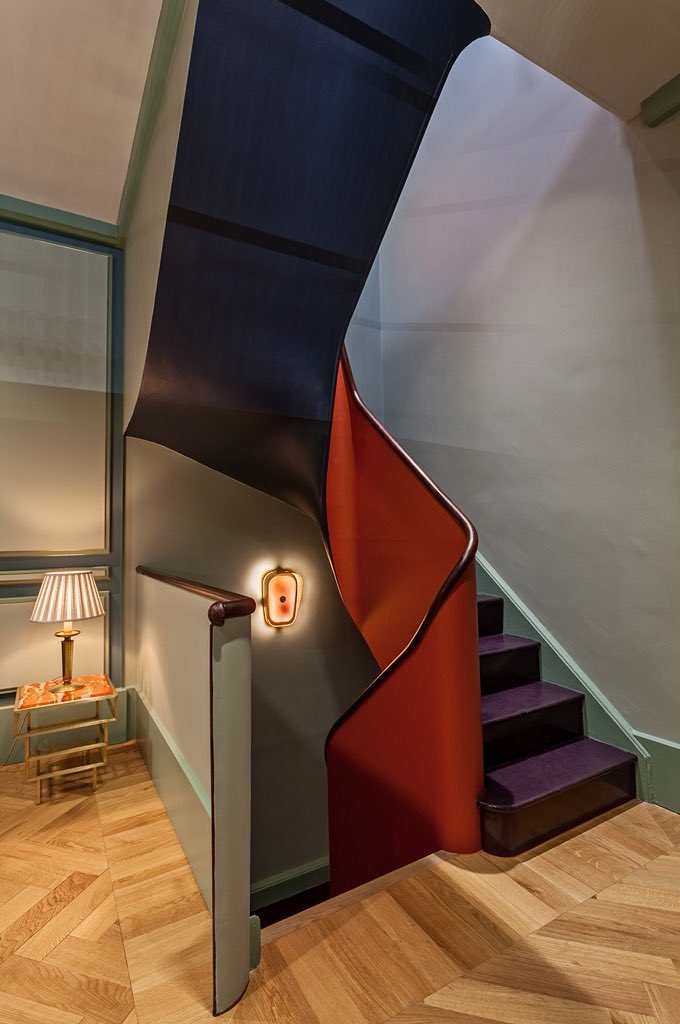 MartynWhiteLDN's tweet photo. Christopher Jenner’s design of the Atkinsons London store: https://t.co/hsHkWPpkIy #interiordesign #christopherjenner #burlingtonarcade https://t.co/s2xoOZTd7s